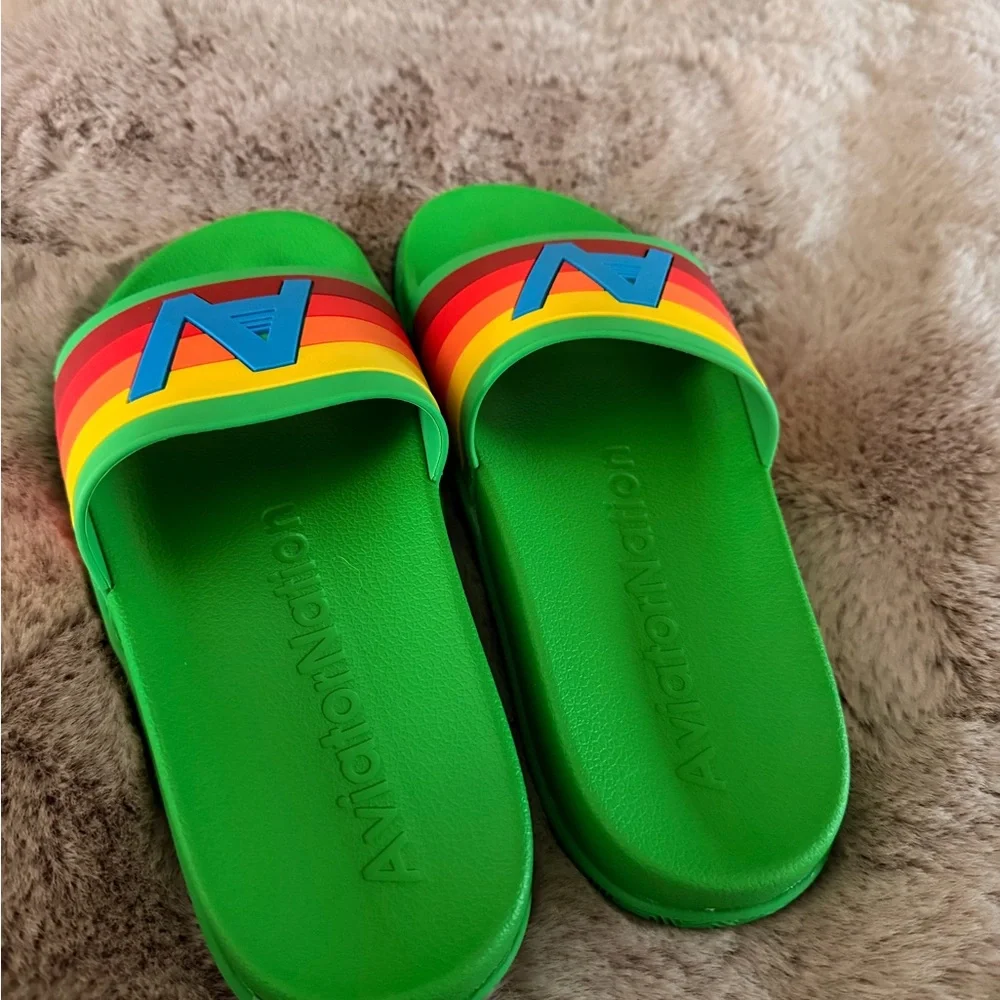 Aviator Nation green slide NWOT never worn - Picture 2 of 4